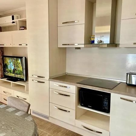 شقة Luxurious 2 Bedroom Appt At The Black Sea Coast *