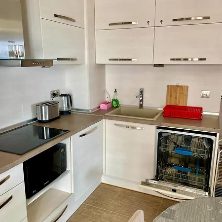 شقة Luxurious 2 Bedroom Appt At The Black Sea Coast