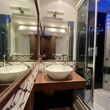 Luxurious 2 Bedroom Appt At The Black Sea Coast شقة ساني بيتش