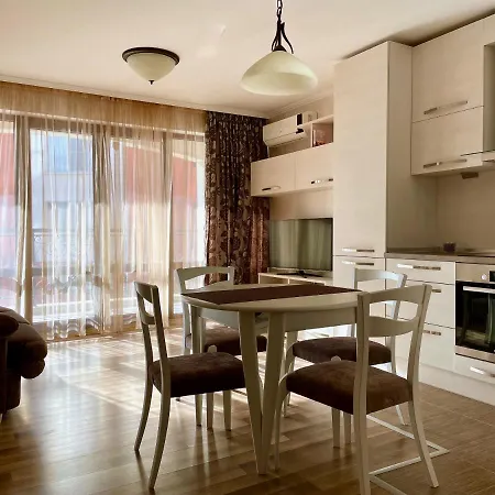 Luxurious 2 Bedroom Appt At The Black Sea Coast 아파트
