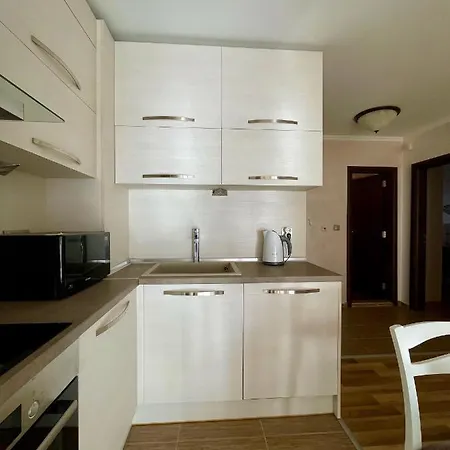 Luxurious 2 Bedroom Appt At The Black Sea Coast * 阳光海滩