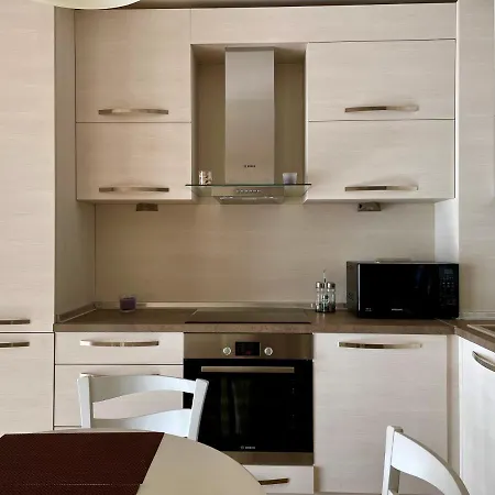 Luxurious 2 Bedroom Appt At The Black Sea Coast * 阳光海滩