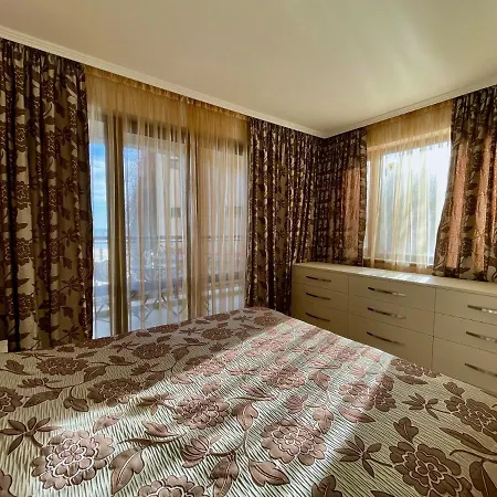 公寓 Luxurious 2 Bedroom Appt At The Black Sea Coast *