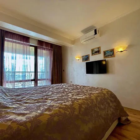 Luxurious 2 Bedroom Appt At The Black Sea Coast * 阳光海滩