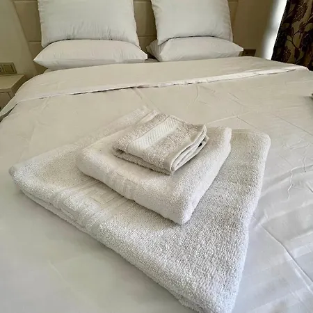Luxurious 2 Bedroom Appt At The Black Sea Coast 公寓
