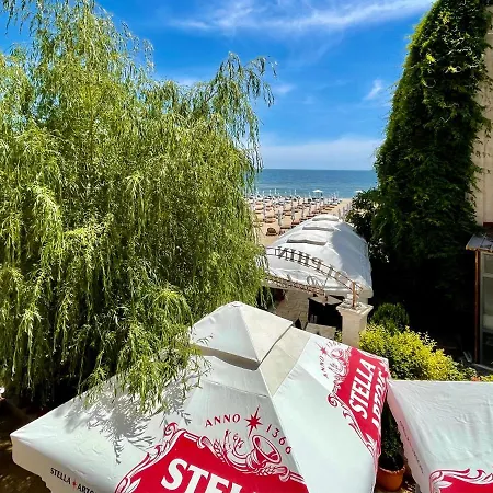 Luxurious 2 Bedroom Appt At The Black Sea Coast 公寓