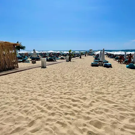 Luxurious 2 Bedroom Appt At The Black Sea Coast 公寓